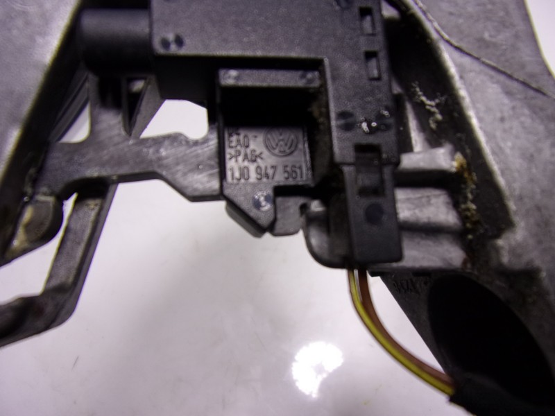 Recambio de palanca freno de mano para volkswagen golf v berlina (1k1) r32 referencia OEM IAM 1K0711303J3Q7 1K0711303J 