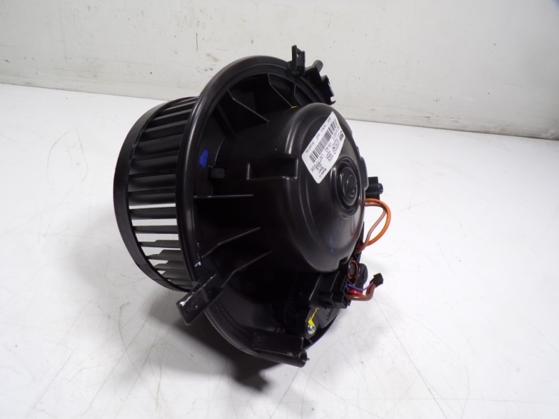 Recambio de motor calefaccion para seat leon sportstourer (kl8) xcellence referencia OEM IAM 5WB819021A 3Q1819021E 5WA907521