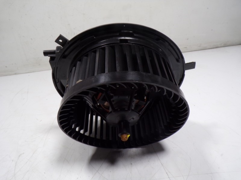 Recambio de motor calefaccion para seat leon sportstourer (kl8) xcellence referencia OEM IAM 5WB819021A 3Q1819021E 5WA907521