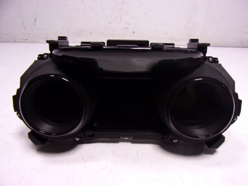Recambio de cuadro instrumentos para toyota yaris 1.5 vvti hev referencia OEM IAM 83800K0301 83800K0522 