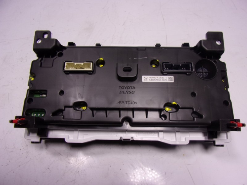 Recambio de cuadro instrumentos para toyota yaris 1.5 vvti hev referencia OEM IAM 83800K0301 83800K0522 