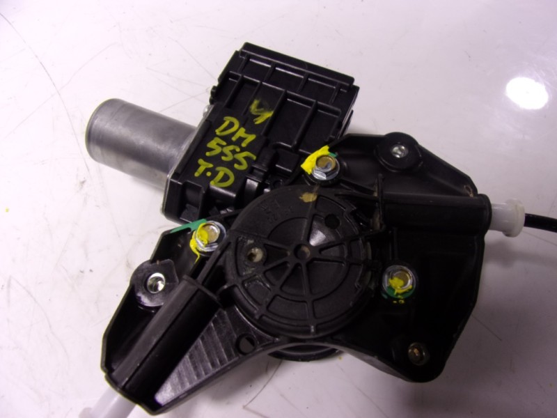 Recambio de elevalunas trasero derecho para toyota yaris 1.5 vvti hev referencia OEM IAM 69830K0010 0620206081 