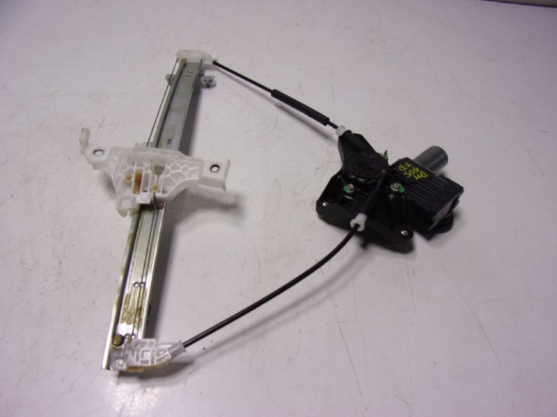 Recambio de elevalunas trasero derecho para toyota yaris 1.5 vvti hev referencia OEM IAM 69830K0010 0620206081 