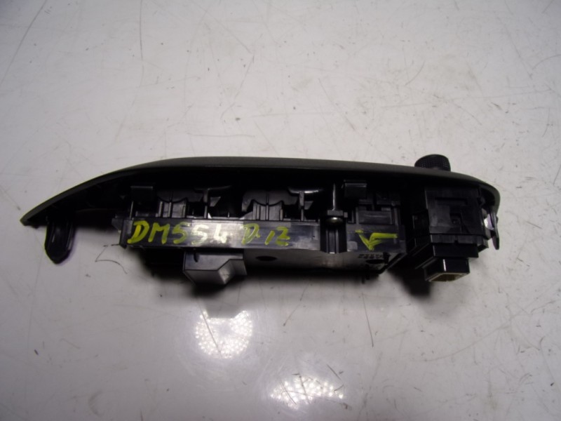 Recambio de mando elevalunas delantero izquierdo para toyota yaris 1.5 vvti hev referencia OEM IAM  74232K0080 