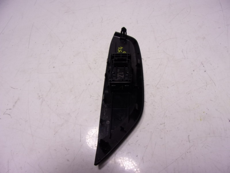 Recambio de mando elevalunas delantero derecho para toyota yaris 1.5 vvti hev referencia OEM IAM  74231K0080 