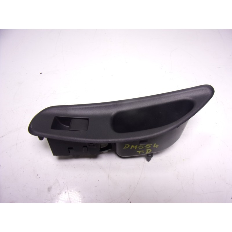 Recambio de mando elevalunas trasero derecho para toyota yaris 1.5 vvti hev referencia OEM IAM  74271K0090 