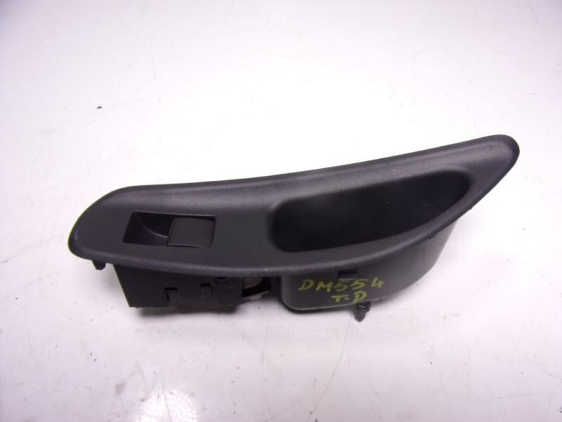 Recambio de mando elevalunas trasero derecho para toyota yaris 1.5 vvti hev referencia OEM IAM  74271K0090 