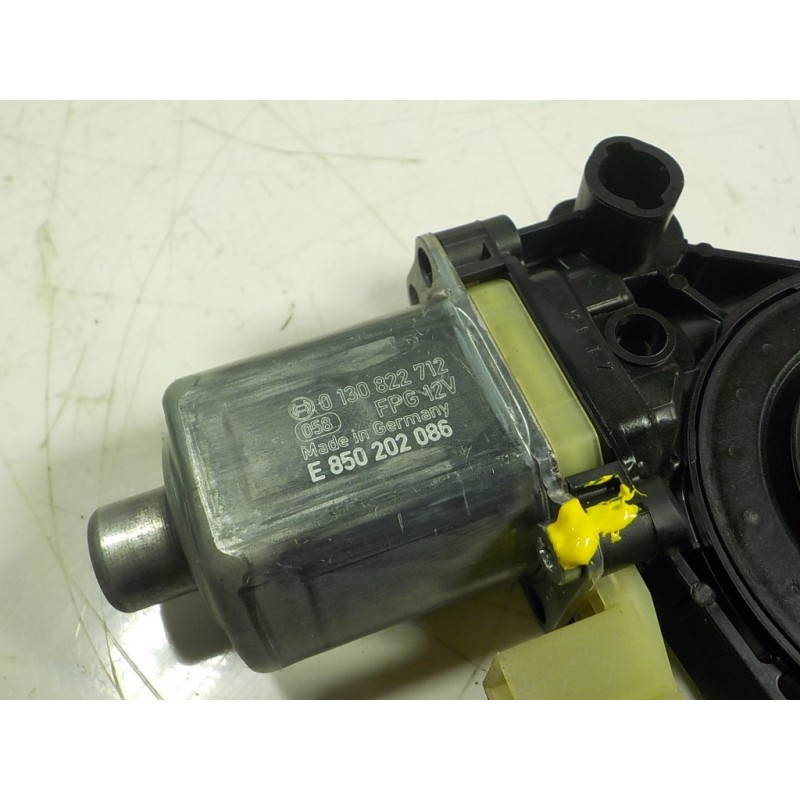 Recambio de motor elevalunas trasero derecho para audi a3 sportback (8ya) 2.0 16v tdi referencia OEM IAM  5Q0959802 