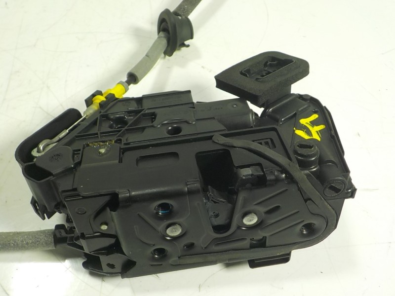 Recambio de cerradura puerta trasera derecha para audi a3 sportback (8ya) 2.0 16v tdi referencia OEM IAM  5TA839016L 