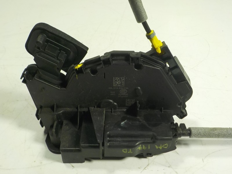 Recambio de cerradura puerta trasera derecha para audi a3 sportback (8ya) 2.0 16v tdi referencia OEM IAM  5TA839016L 