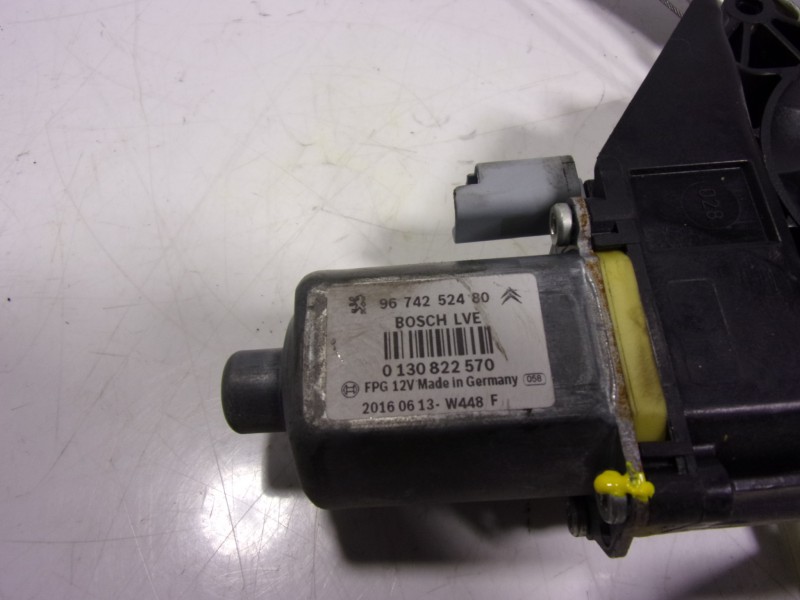 Recambio de elevalunas delantero derecho para citroën c4 cactus 1.6 blue-hdi fap referencia OEM IAM  9674252480 