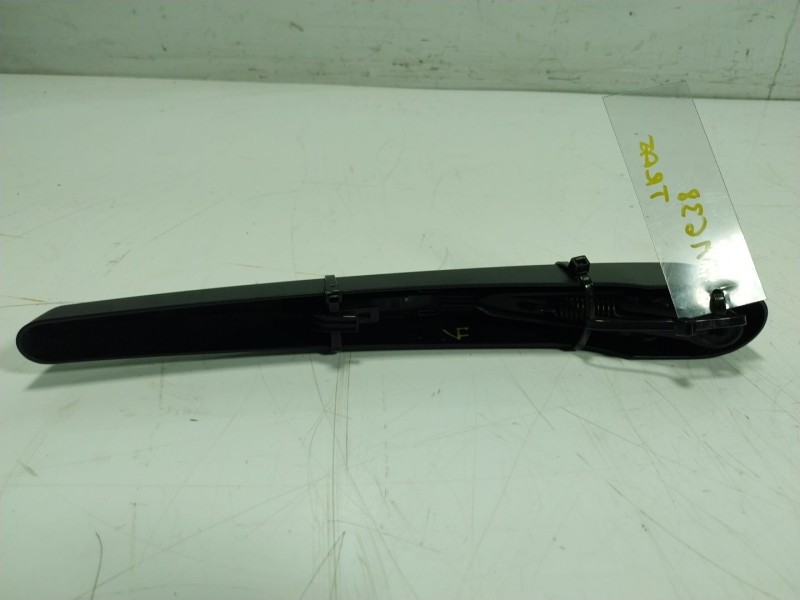 Recambio de brazo limpia trasero para opel mokka 1.6 cdti dpf referencia OEM IAM   