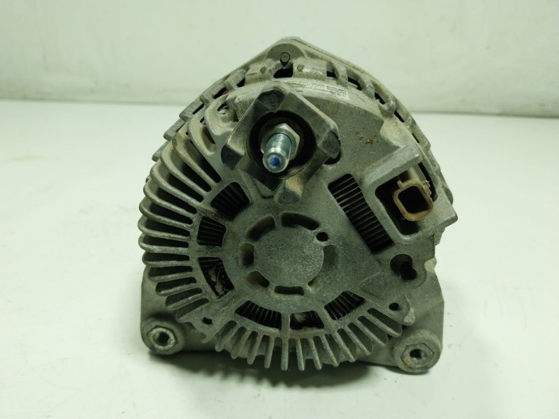 Recambio de alternador para mercedes-benz vito kasten 1.6 cdi cat referencia OEM IAM  0009064022 