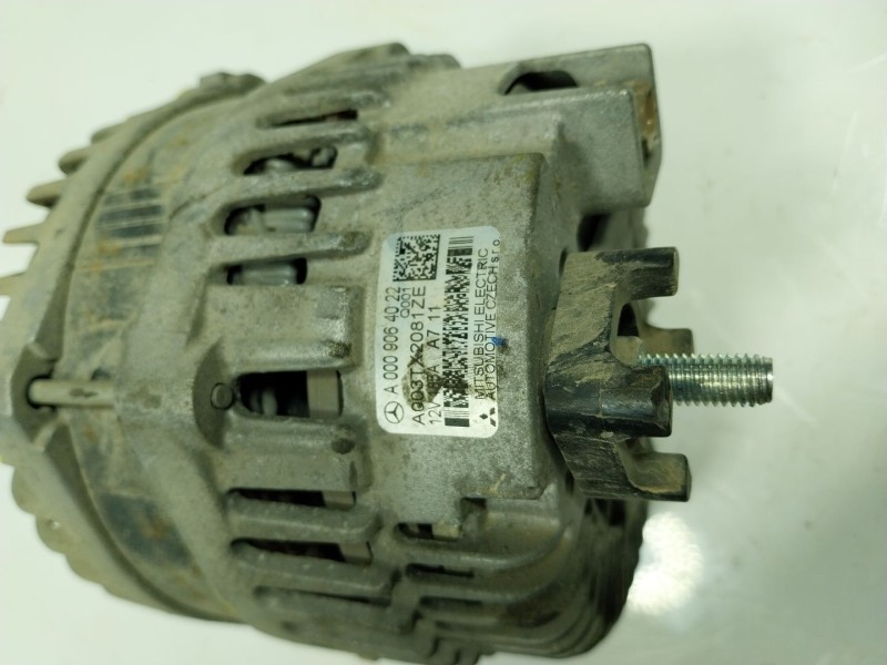 Recambio de alternador para mercedes-benz vito kasten 1.6 cdi cat referencia OEM IAM  0009064022 