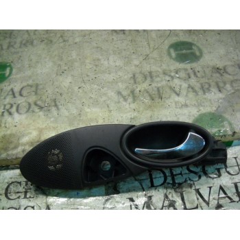 MANETA INTERIOR DELANTERA DERECHA A16876002617D88 