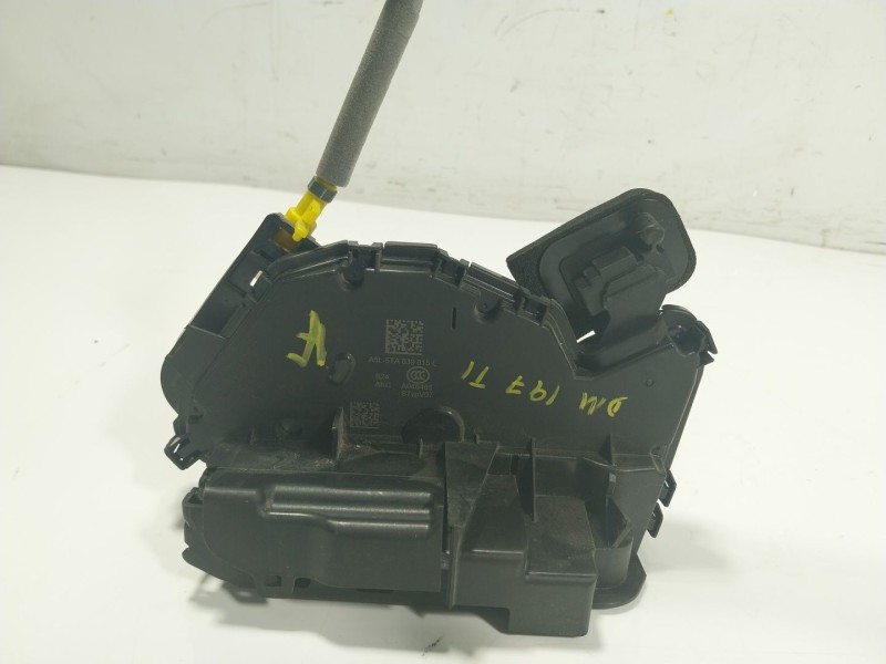 Recambio de cerradura puerta trasera izquierda para audi a3 sportback (8ya) 2.0 16v tdi referencia OEM IAM   