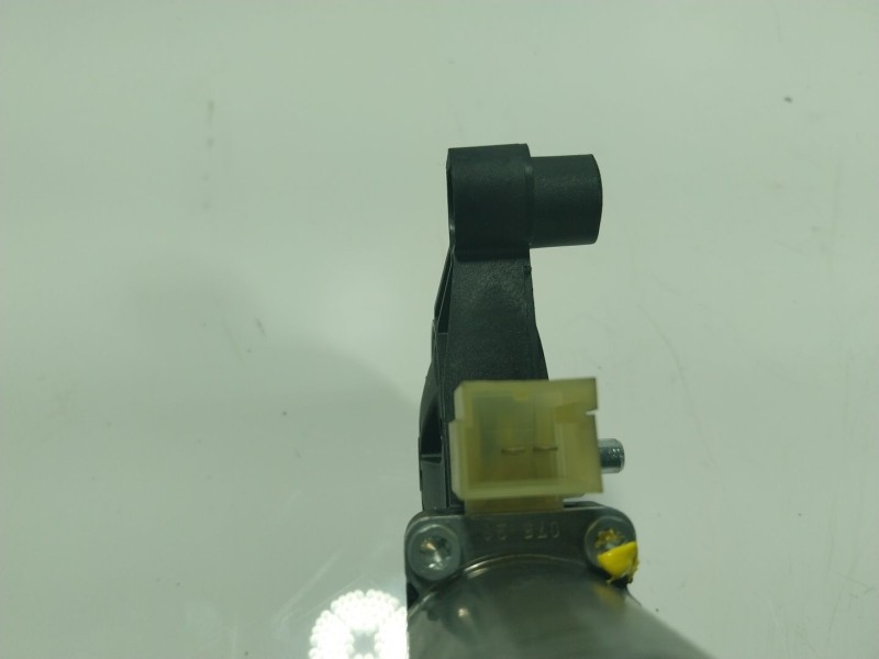 Recambio de motor elevalunas delantero derecho para audi a3 sportback (8ya) 2.0 16v tdi referencia OEM IAM   