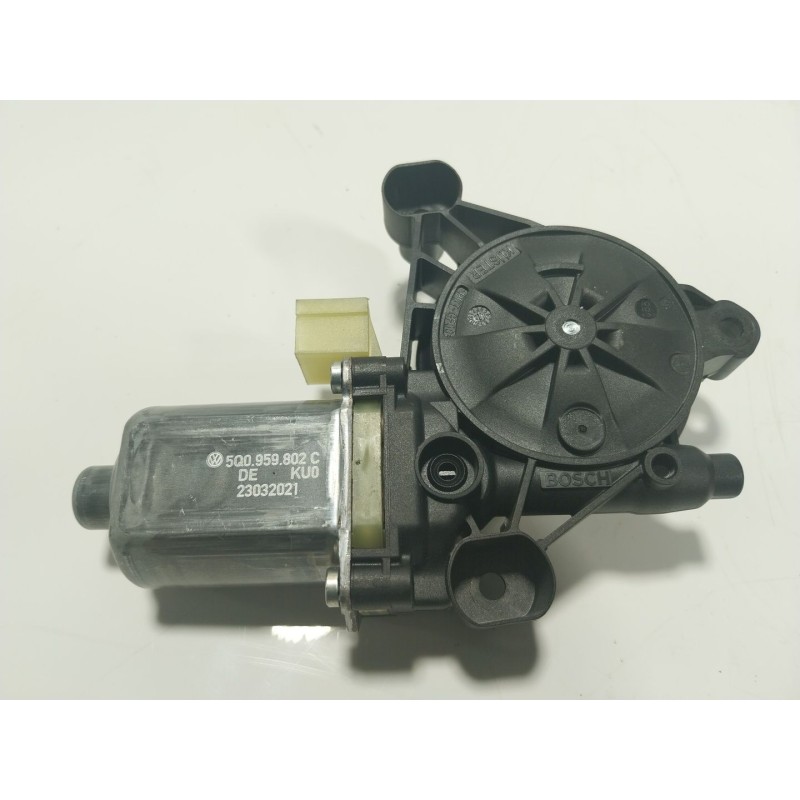 Recambio de motor elevalunas delantero izquierdo para audi a3 sportback (8ya) 2.0 16v tdi referencia OEM IAM   