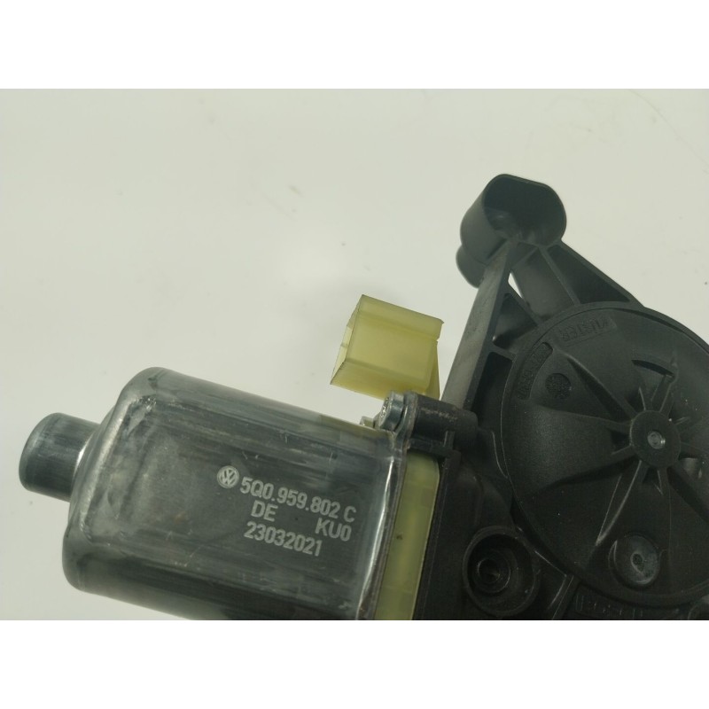 Recambio de motor elevalunas delantero izquierdo para audi a3 sportback (8ya) 2.0 16v tdi referencia OEM IAM   