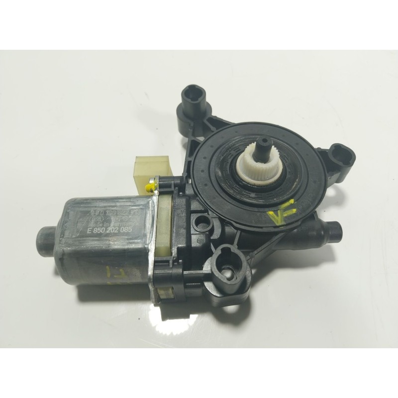 Recambio de motor elevalunas trasero izquierdo para audi a3 sportback (8ya) 2.0 16v tdi referencia OEM IAM   