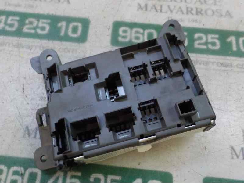 Recambio de caja reles / fusibles para bmw x5 (e70) 3.0 turbodiesel referencia OEM IAM 61146931687 6931687 518954021A