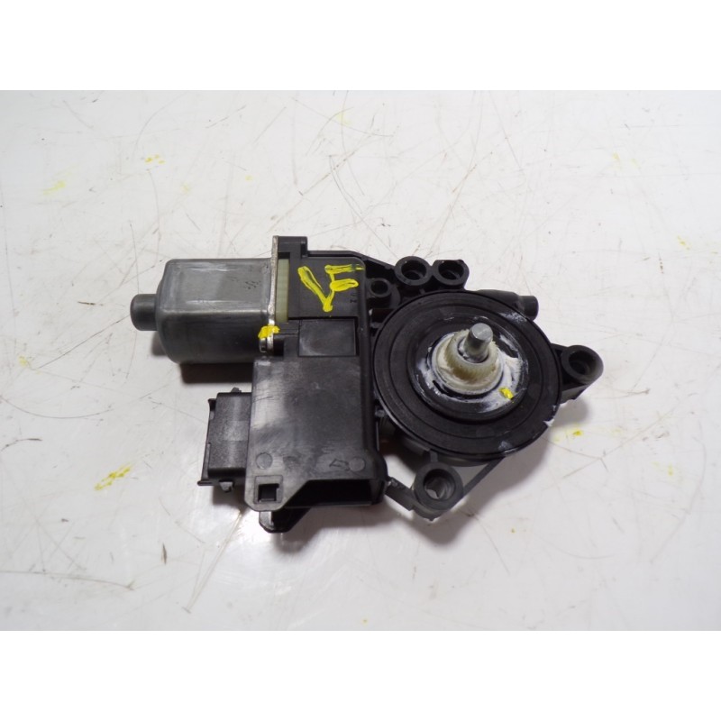 Recambio de motor elevalunas delantero izquierdo para kia venga 1.6 cat referencia OEM IAM 824501P010 824501P010 0130822550