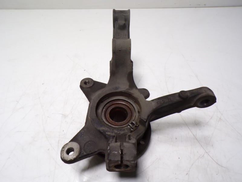 Recambio de mangueta delantera derecha para renault kangoo 1.5 dci diesel fap referencia OEM IAM 8200755590  