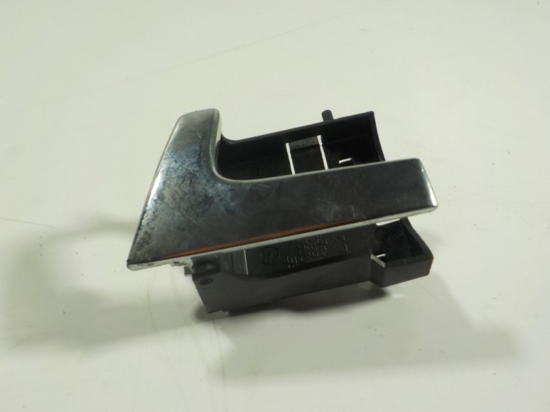 Recambio de maneta interior delantera izquierda para volkswagen polo berlina (6n2) 1.4 16v referencia OEM IAM   