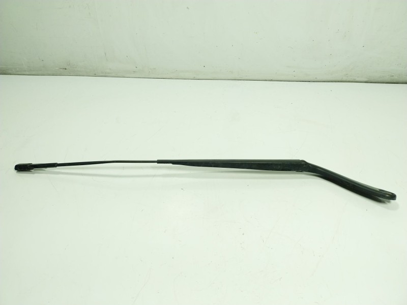 Recambio de brazo limpia delantero derecho para mercedes-benz vito kasten 1.6 cdi cat referencia OEM IAM   