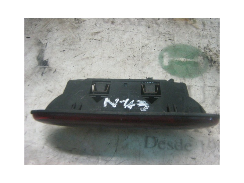 Recambio de piloto trasero central para renault clio i phase iii 1.9 d campus referencia OEM IAM   