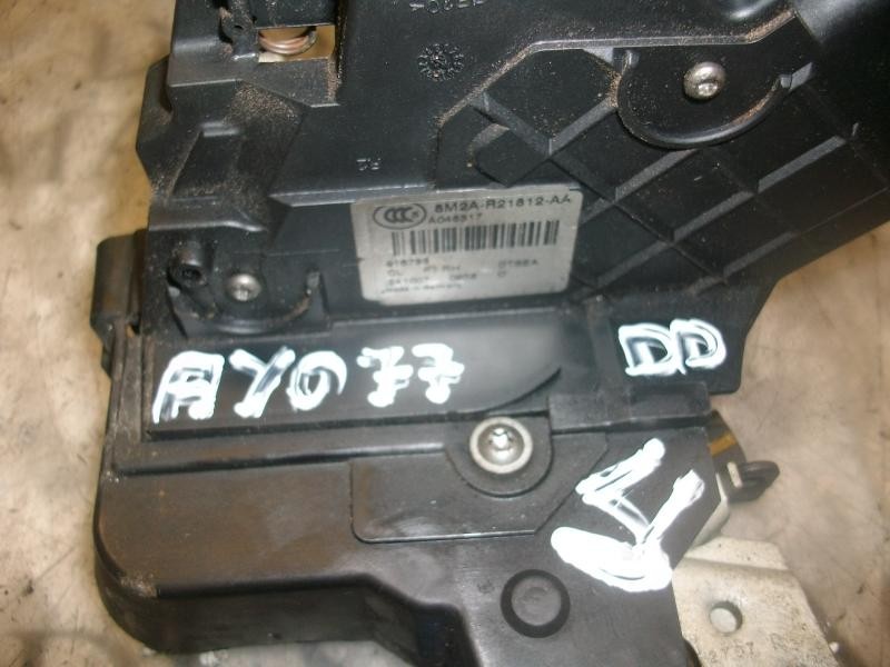 Recambio de cerradura puerta delantera derecha para ford mondeo ber. (ca2) ghia referencia OEM IAM   