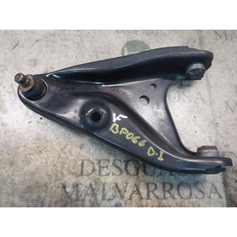 Recambio de brazo suspension inferior delantero izquierdo para dacia sandero ambiance referencia OEM IAM 8200820930  