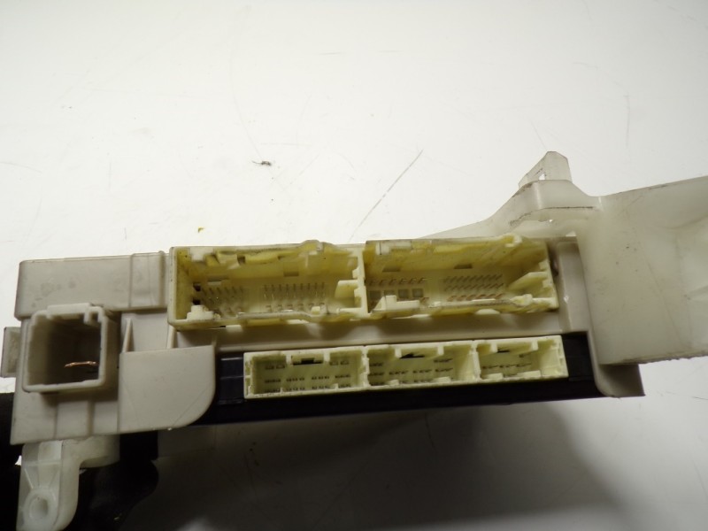 Recambio de caja reles / fusibles para lexus ct 1.8 16v cat (híbrido) referencia OEM IAM 8273076020 8922176030 