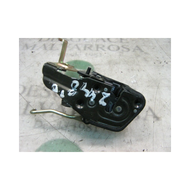 Recambio de cerradura puerta trasera derecha para hyundai accent (lc) gls referencia OEM IAM 8142025030  