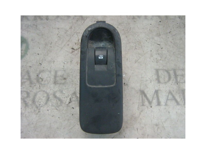 Recambio de mando elevalunas delantero derecho para renault scenic ii grand confort dynamique referencia OEM IAM   