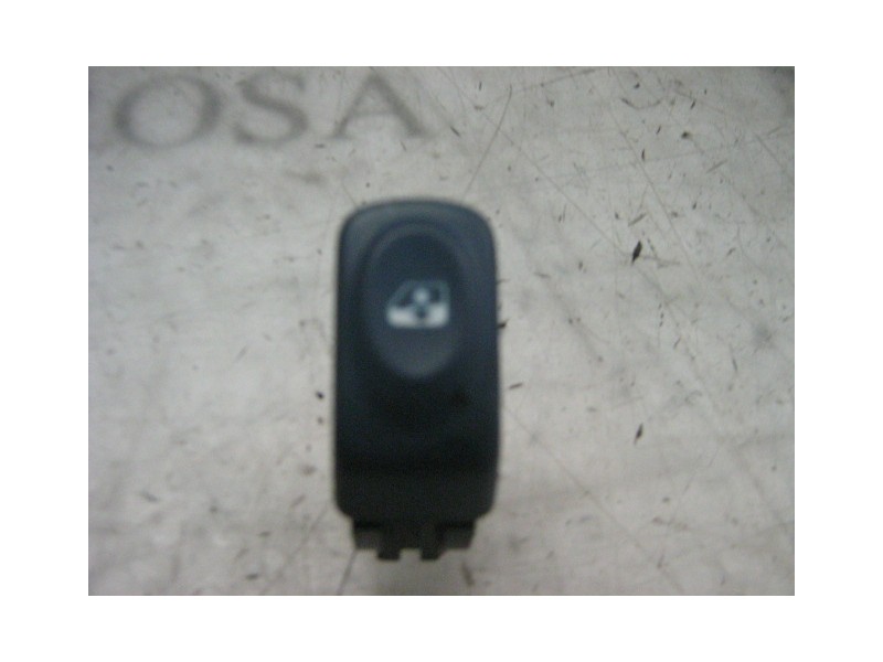 Recambio de mando elevalunas trasero izquierdo para renault twingo (co6) 1.3 (c063/64) referencia OEM IAM   