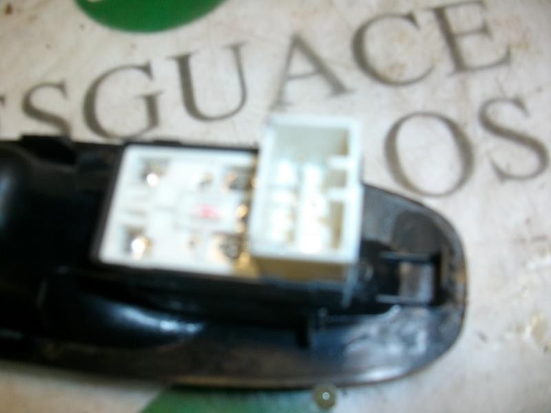 Recambio de mando elevalunas delantero derecho para hyundai accent (lc) crdi gl referencia OEM IAM   