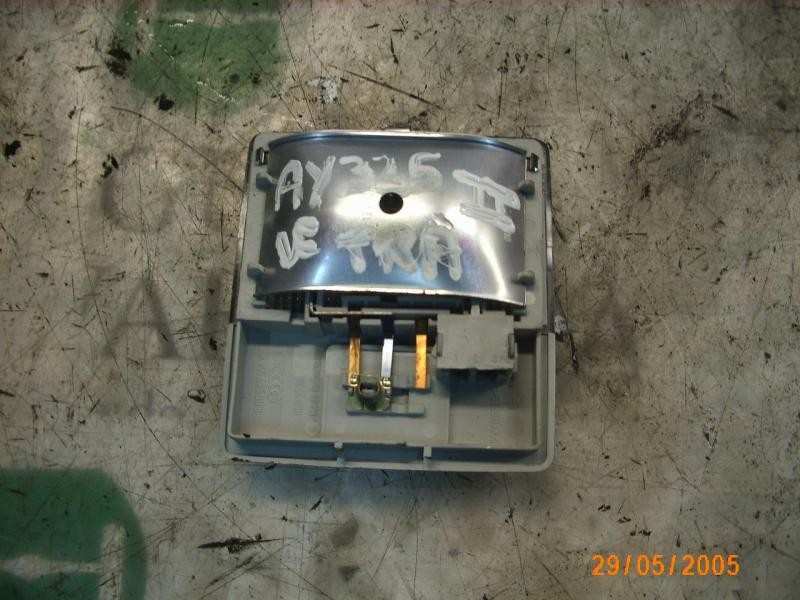 Recambio de piloto interior para audi a4 berlina (b5) 1.8 referencia OEM IAM 8D0947105ED8  