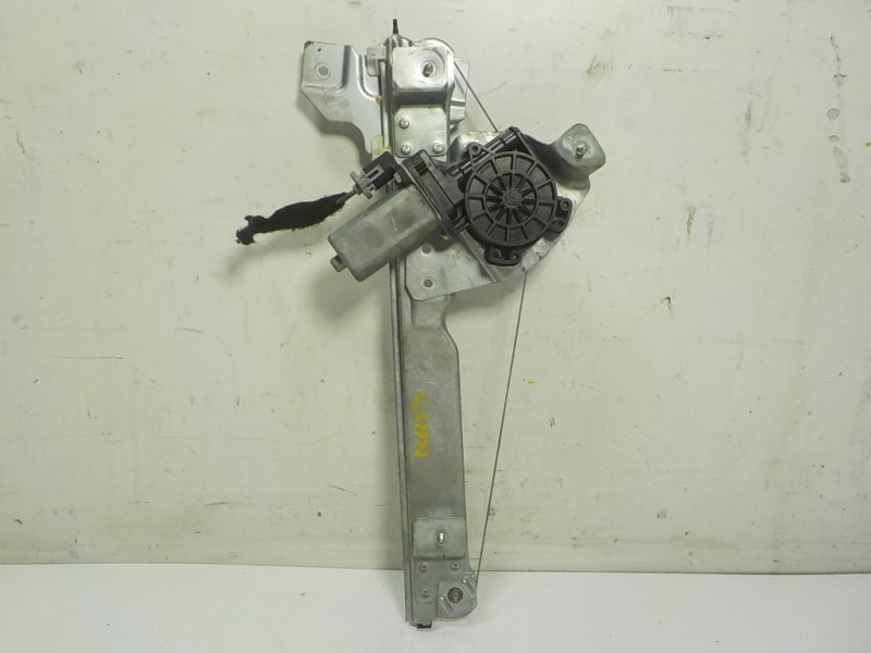 Recambio de elevalunas trasero derecho para dacia duster 1.5 dci diesel fap cat referencia OEM IAM 8200733832  