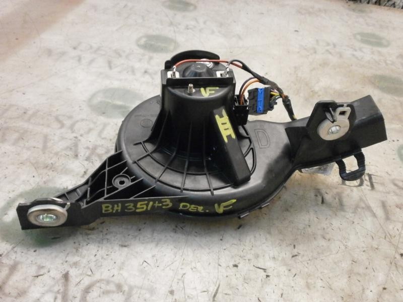 Recambio de motor calefaccion para peugeot 5008 premium referencia OEM IAM 6441CW  