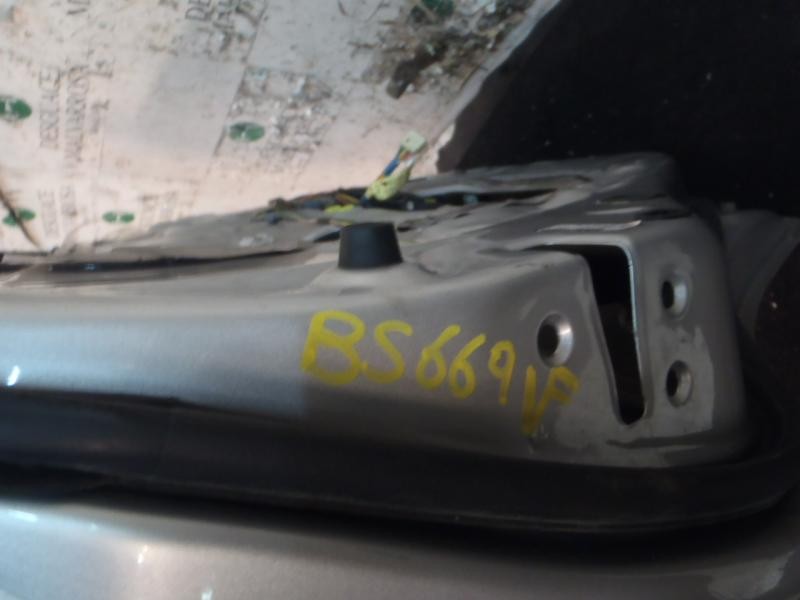 Recambio de puerta trasera izquierda para toyota prius (nhw20) sol referencia OEM IAM 6700447040  