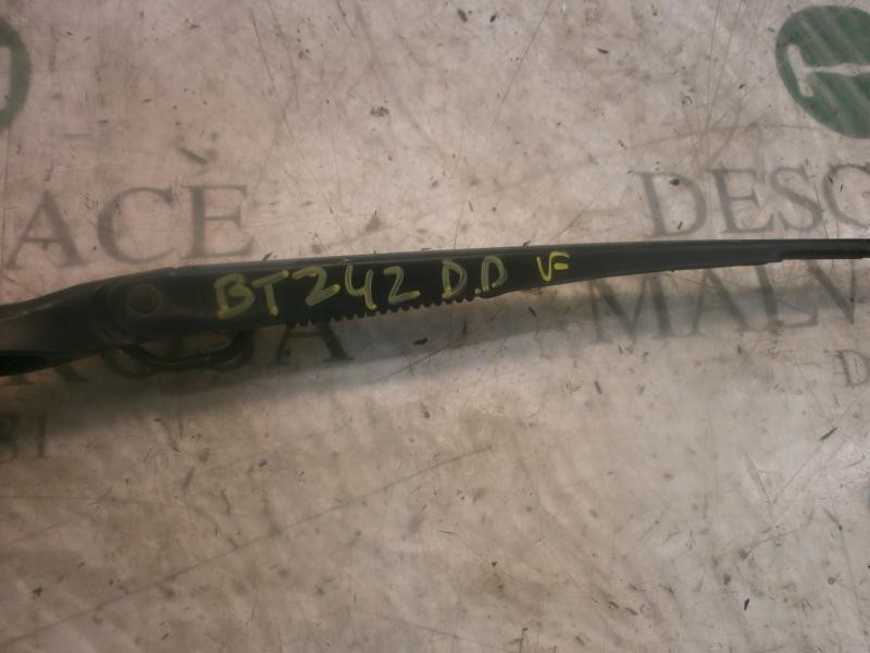 Recambio de brazo limpia delantero derecho para opel meriva enjoy referencia OEM IAM   