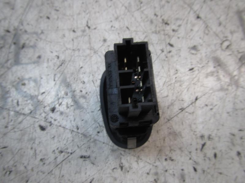 Recambio de mando elevalunas delantero derecho para citroën c3 1.4 16v referencia OEM IAM   