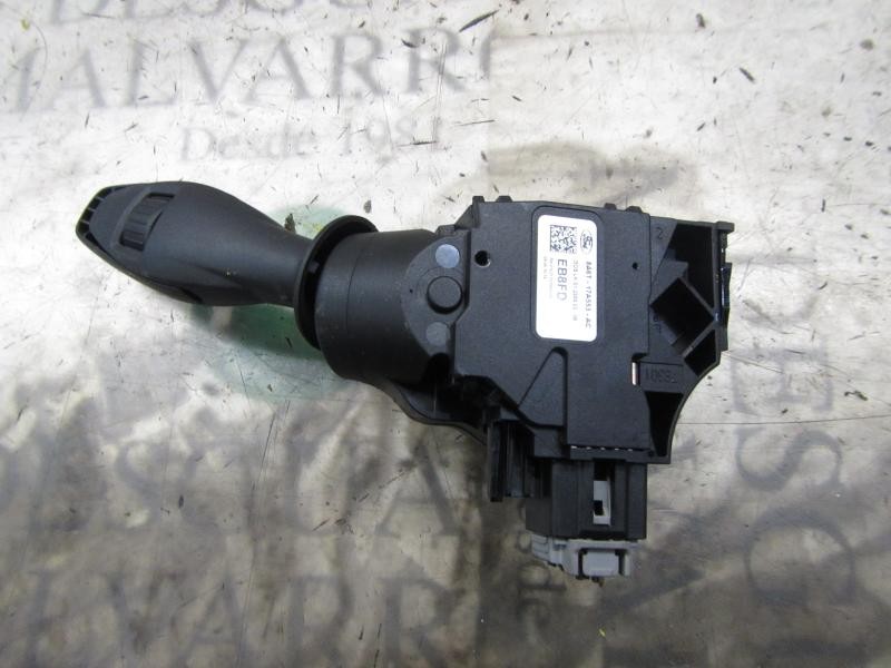 Recambio de mando limpia para ford fiesta (cb1) trend referencia OEM IAM 1537625 8A6T17A553AC 