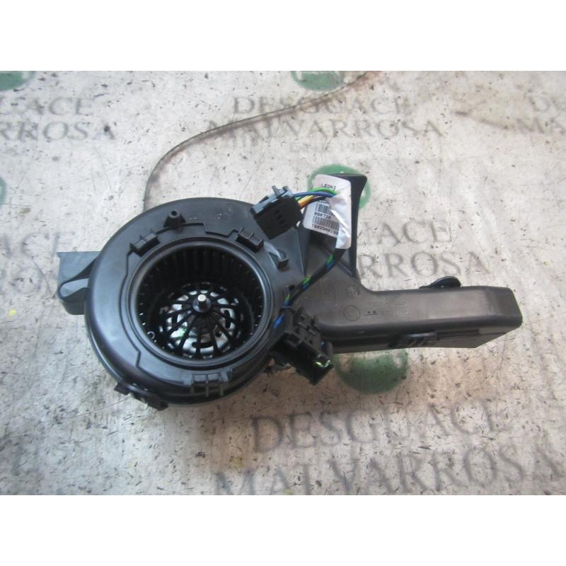 Recambio de motor calefaccion para peugeot 5008 premium referencia OEM IAM 6441CV  