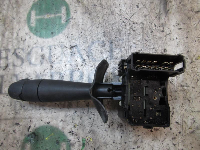 Recambio de mando limpia para dacia sandero ambiance referencia OEM IAM 6001551358 8200792587 