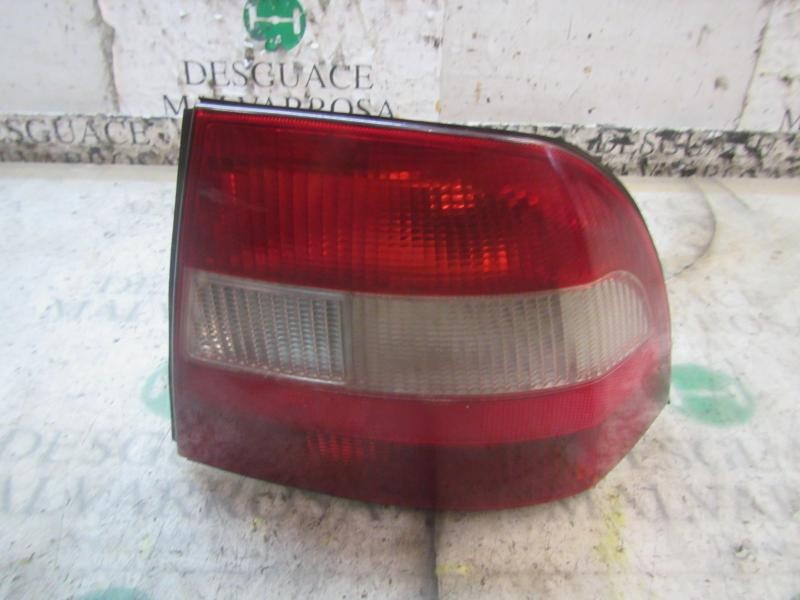 Recambio de piloto trasero derecho para opel vectra b berlina 2.0 dti referencia OEM IAM   