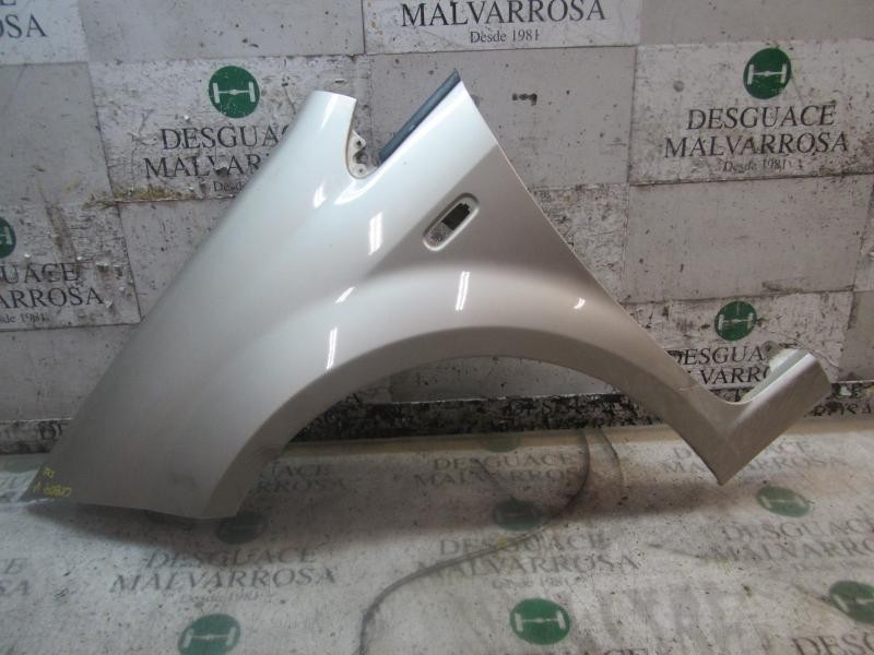 Recambio de aleta delantera izquierda para fiat linea (110) dynamic referencia OEM IAM 51805042  