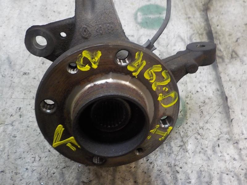 Recambio de mangueta delantera izquierda para renault clio iii 1.5 dci diesel referencia OEM IAM   