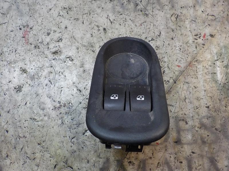 Recambio de mando elevalunas delantero izquierdo para renault kangoo 1.5 dci diesel fap referencia OEM IAM   